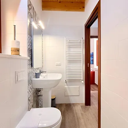 Arco Dei Pittori 2 Apartment LʼAquila